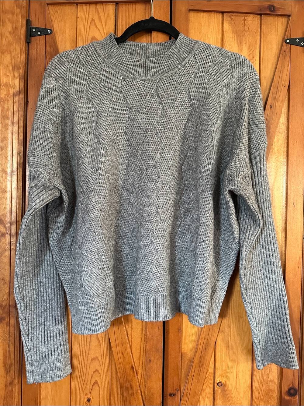 Crewneck Textured Knit Sweater in Grey